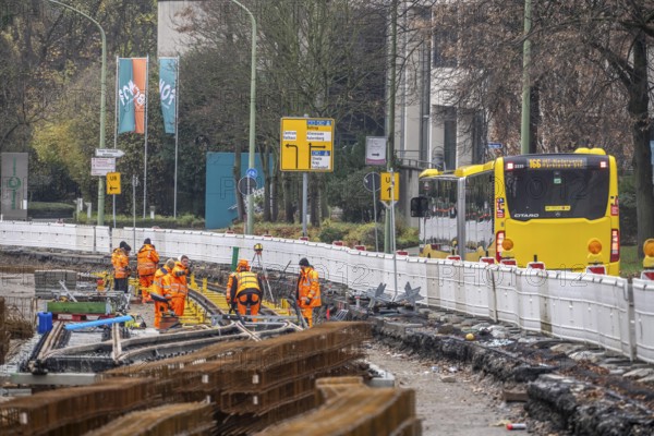 Large-scale construction site in the city center of Essen, Herkulesstraße, the construction of new