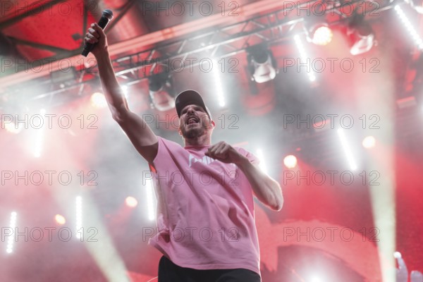 Mal Élevé (Pablo Charlemoine), singer of Irie Révoltés live on Irieunion - Le Re-Tour pour une