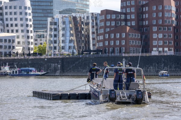 Transport of a floating platform with the jet-float system, this can be used as a work platform,
