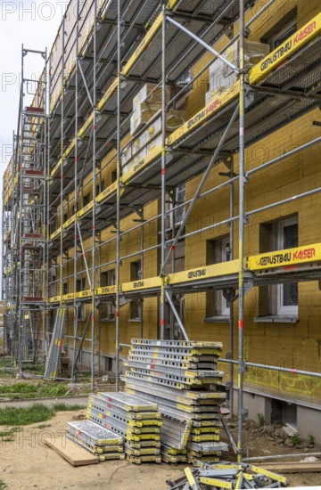 Energy refurbishment of an older residential building, thermal insulation with mineral wool