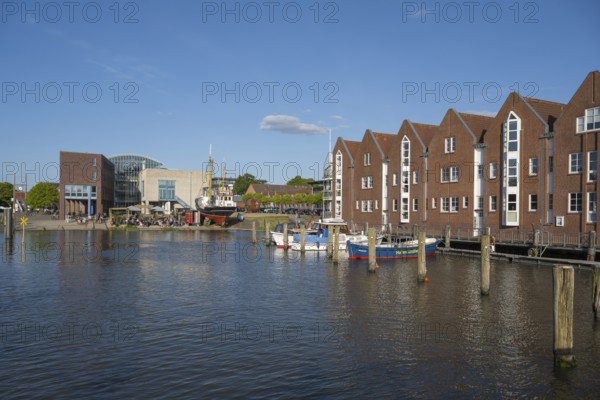 Town hall, outdoor catering, museum ship Tonnenleger Hildegard, gabled houses, harbour, Husum,