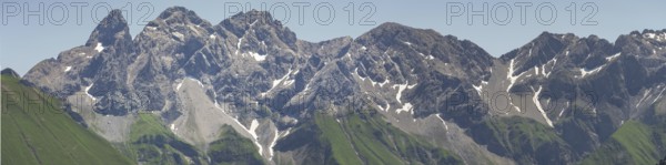 Mountain panorama from Fellhorn 2037m, to the Allgäu main ridge with Trettachspitze 2595m,