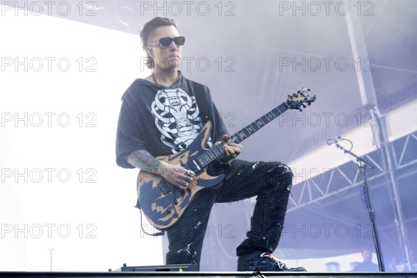 Synyster Gates (Brian Elwin Haner Jr.), guitarist, Avenged Sevenfold, progressive metal band, USA,