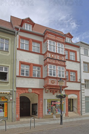 Historic Renaissance house with oriel and decorations, Jakobstraße, Saale, Naumburg, Saxony-Anhalt,