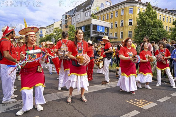Carnival of Cultures, parade from Frankfurter Allee / corner of Proskauer Straße to Karl-Marx-Allee