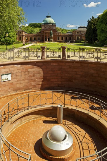 Imperial fountain with Kaiser Wilhelm's bath and monument to Kaiser Wilhelm I in the spa gardens of