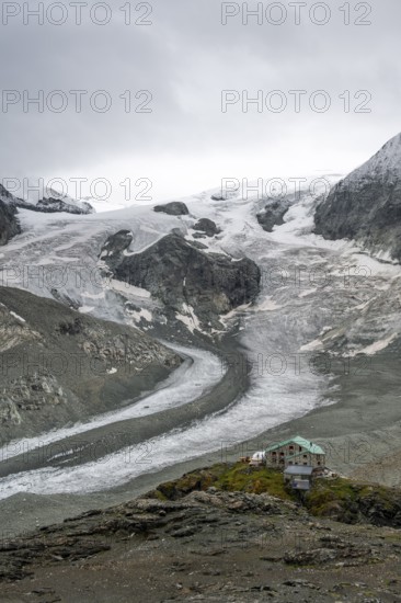 Mountain hut Cabane des Dix in front of glacier Glacier de Cheilon, Valais Alps, Valais,