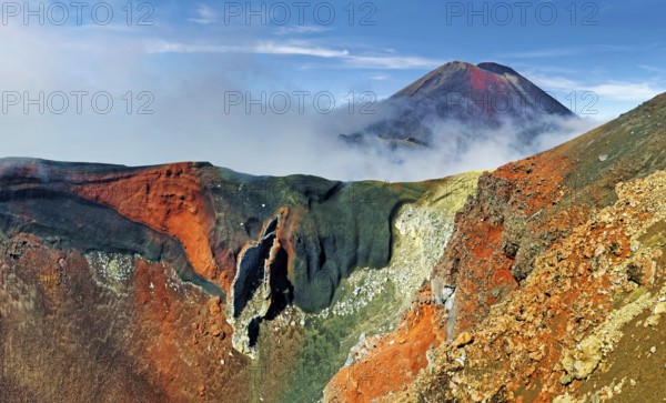 Red Crater and volcanio Mount Ngauruhoe, Tongariro National Park, Manawatu-Wanganui, North Island,
