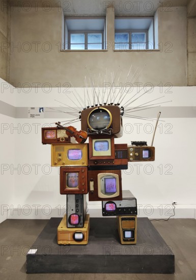 Artwork entitled Homage à Einstein, video sculpture by Nam June Paik, Mönchehaus Museum Goslar,