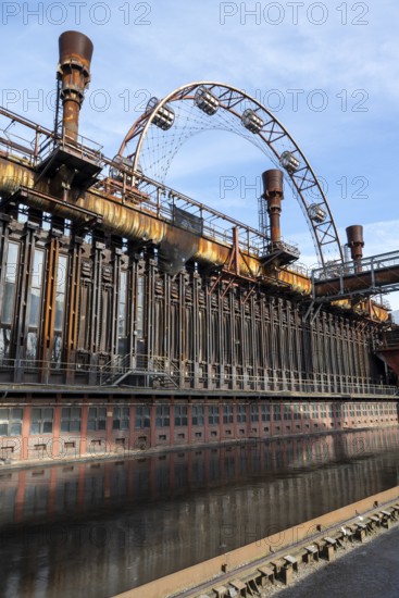 Coke ovens and sun wheel, Zollverein coking plant, UNESCO World Heritage Site, Essen, Ruhr area,