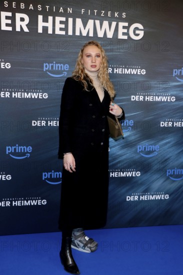 Helena Zengel at the premiere of FITZEKS DER HEIMWEG at the Delphi Filmpalast in Berlin on 14