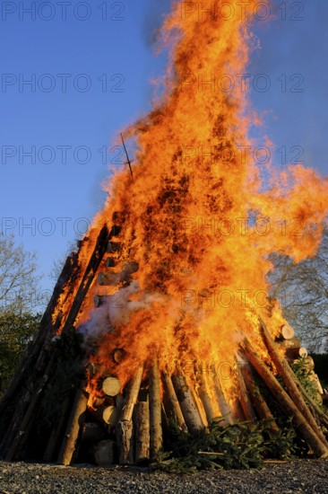Easter fire, custom, fire, Easter, pyre, flames, burning, burning logs, wood, bonfire, romance,