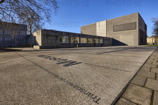 Saarland Museum, Modern Gallery, architect Hanns Schönecker, art gallery, modern architecture,