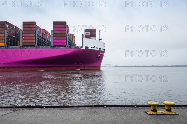 Container ship on the Elbe in the port of Hamburg, container, container ship, customs, maritime