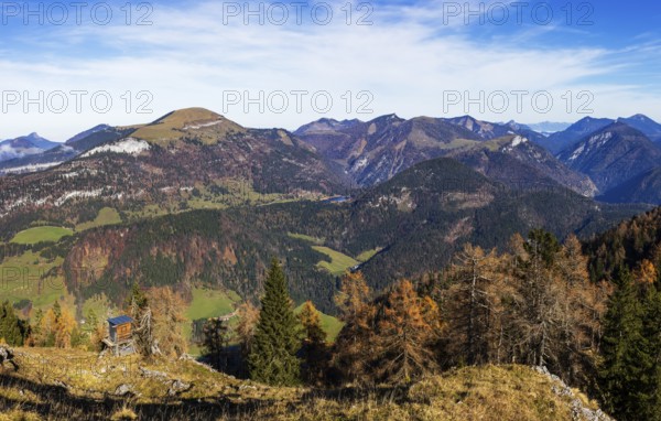 View from Schwarzer Berg to Seewaldsee and Trattberg, Golling, Osterhorngruppe, Salzkammergut,