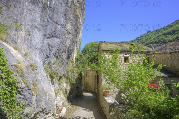 Place between rocks in the Tarn Gorge, Gorges du Tarn Causses, Castelbouc, Département Lozère,