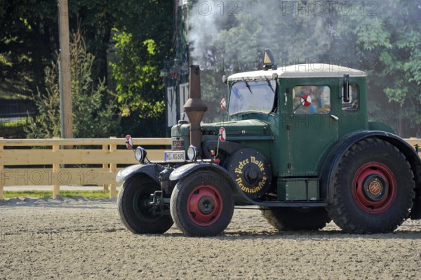 Vintage Lanz Bulldog HR9, tractor, tractor unit, historic Wies'n, Oide Wiesn, Oktoberfest, Munich,