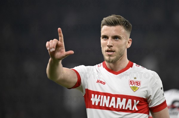 Goal celebration Ermedin Demirovic VfB Stuttgart (09) Gesture Gesture MHPArena, MHP Arena