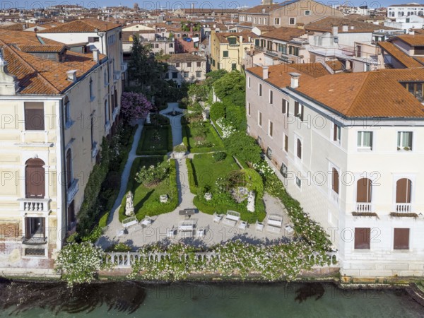 Garten des Palazzo Malipiero am Canal Grande, Drohnenaufnahme, Venedig, Veneto, Italien