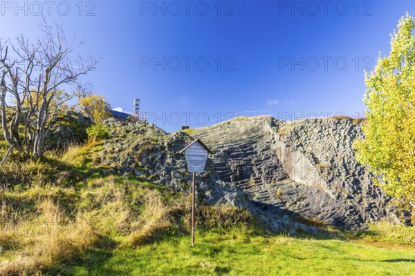 Exposed basalt columns from volcanic times, here the so-called giant staircase with information