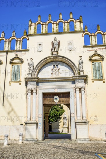 Palazzo del Vescovado, Verona, Veneto, Italy