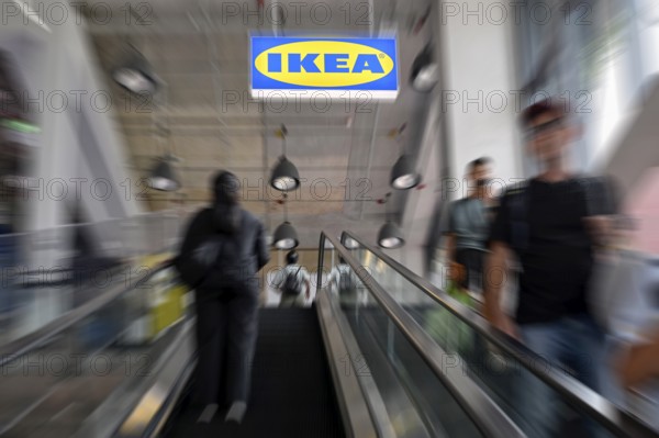 Ikea logo wipe