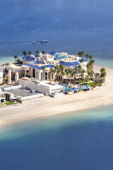 Luxury villas for sale on The Palm Jumeirah man-made island with beach in Dubai, United Arab