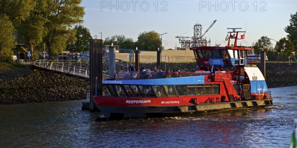 Harbour ferry MS Reeperbahn from HADAG's 2000 series at the Bubendey-Ufer ferry terminal in the