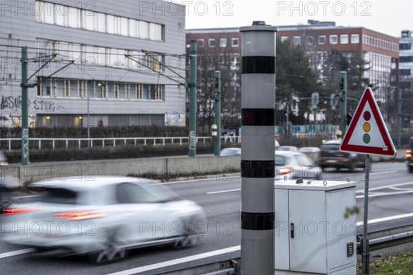 New speed camera on the A40 motorway, in the direction of Dortmund, at the Essen-Zentrum exit,
