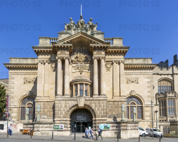 Edwardian baroque architecture of Museum and Art gallery building, Bristol, England, UK architect