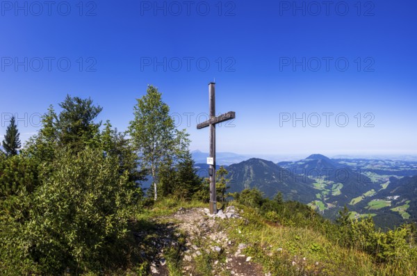 Summit cross on the Ochsenberg, Osterhorn group, Salzkammergut, Salzburg province, Austria