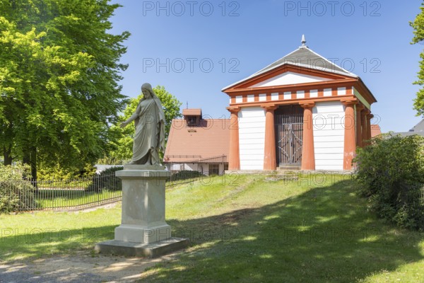 Count's hereditary burial place, in front of it a large figure of Jesus Christ with outstretched
