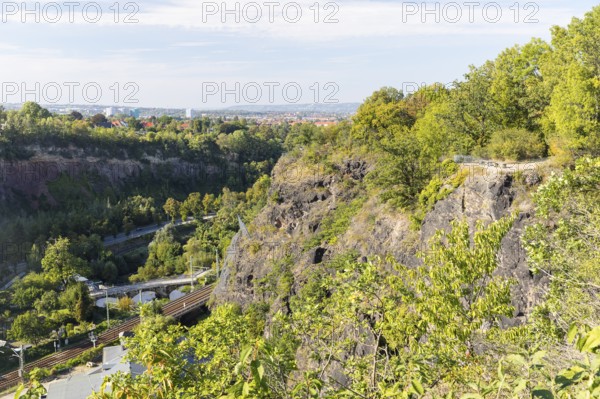 Viewpoint above the Felsenkeller in the Plauenscher Grund, the valley of the Weißeritz with rocks,