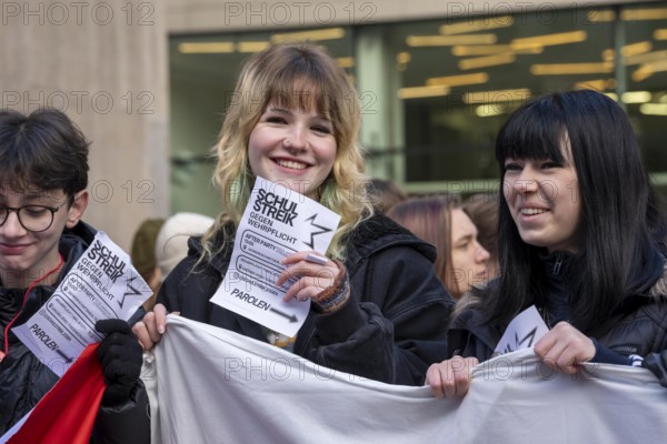 School strike against military service, around 600 participants in a demonstration against the