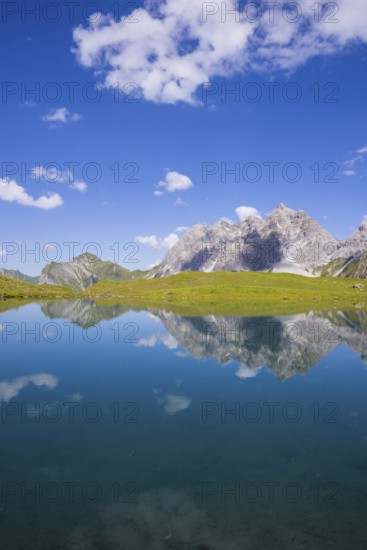 Eissee, Oytal, behind it Großer Wilder, 2379m, Hochvogel- and Rosszahngruppe, Allgaeuer Alpen,