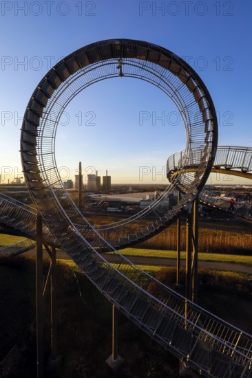 Tiger and Turtle, Magic Mountain is a landmark modelled on a roller coaster, the large sculpture is