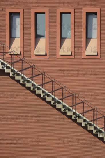 Red house wall of the portico with external staircase and four windows, building, red, Maininsel,