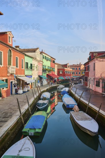 Colorful houses beside the waterway in between 'Fondamenta San Mauro' and 'Fondamenta degli