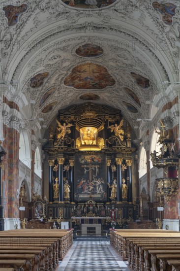 Interior with high altar and Lenten cloth, painted by Paul Honecke in 1626, baroque collegiate