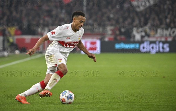 Jamie Leweling VfB Stuttgart (18) dynamic action on the ball MHPArena, MHP Arena Stuttgart,