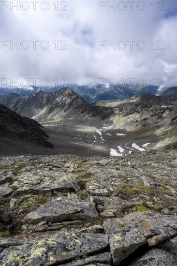 View of a mountain cirque and the Venediger group, hike to the summit of the Lasörling, Lasörling