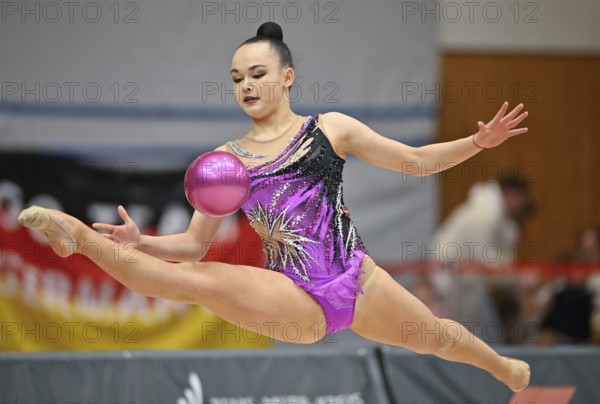 Maya Nickonchuck AUT with handheld ball rhythmic gymnastics, RSG Turnen Schmiden International