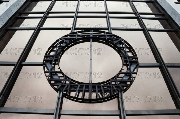 Historical photo, Removed coat of arms of the GDR at the Volkskammer in Berlin, 1990, Berlin,