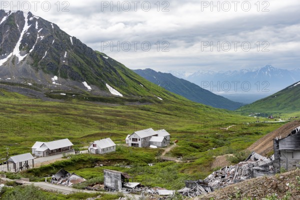 Building of the former Gold Mine Independence Mine in mountainous landscape, Independence Mine