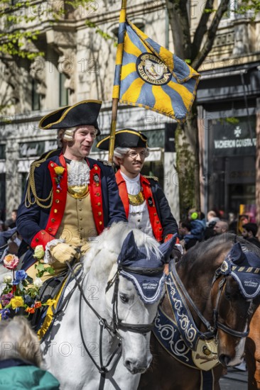 Zunft zur Meisen, parade of historically costumed guild members, Sechseläuten or Sächsilüüte,