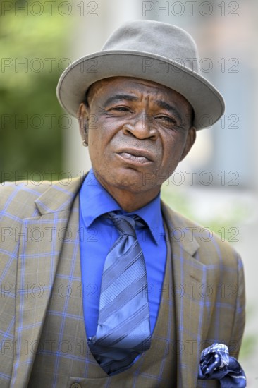 Sapeur, member of the Société des Ambianceurs et des Personnes élégantes (SAPE), society of