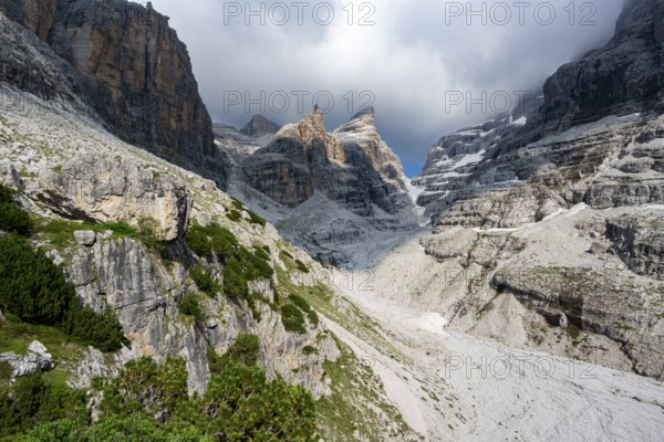 Mountain valley, Castelletto Superiore and Cima Sella peaks, back Scharte Bocca di Tuckett, Brenta
