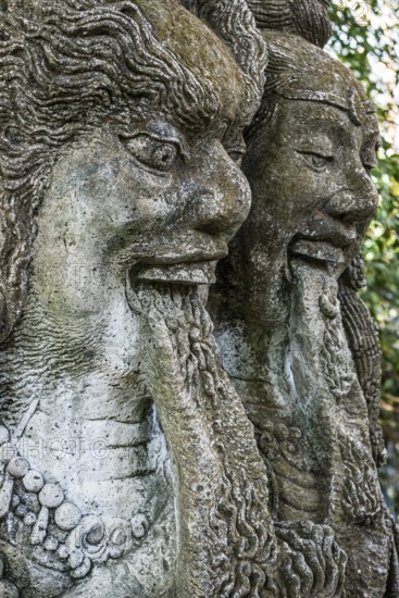 Temple figure, couple, woman, man, Hinduism, tongue, long, sticking out, facial expression, stone,