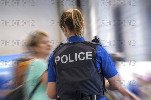 Police policewoman