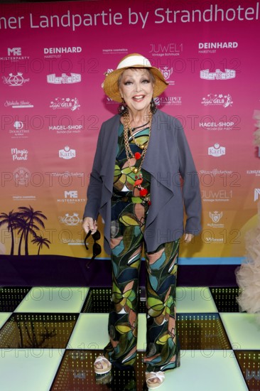 Barbara Schöne at the event Landpartie with Julian F.M. Stöckel at the Strandhotel Vier
